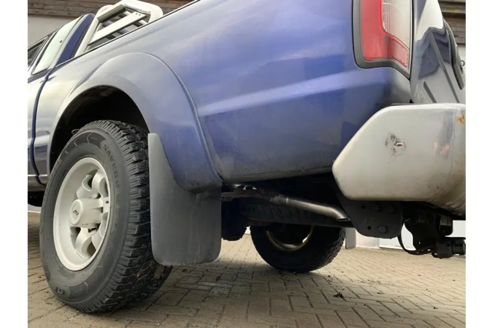 Fox Auspuff Sportauspuff Endschalldämpfer für Nissan NP300 Pickup 4WD D22 2.5 Neue Ware