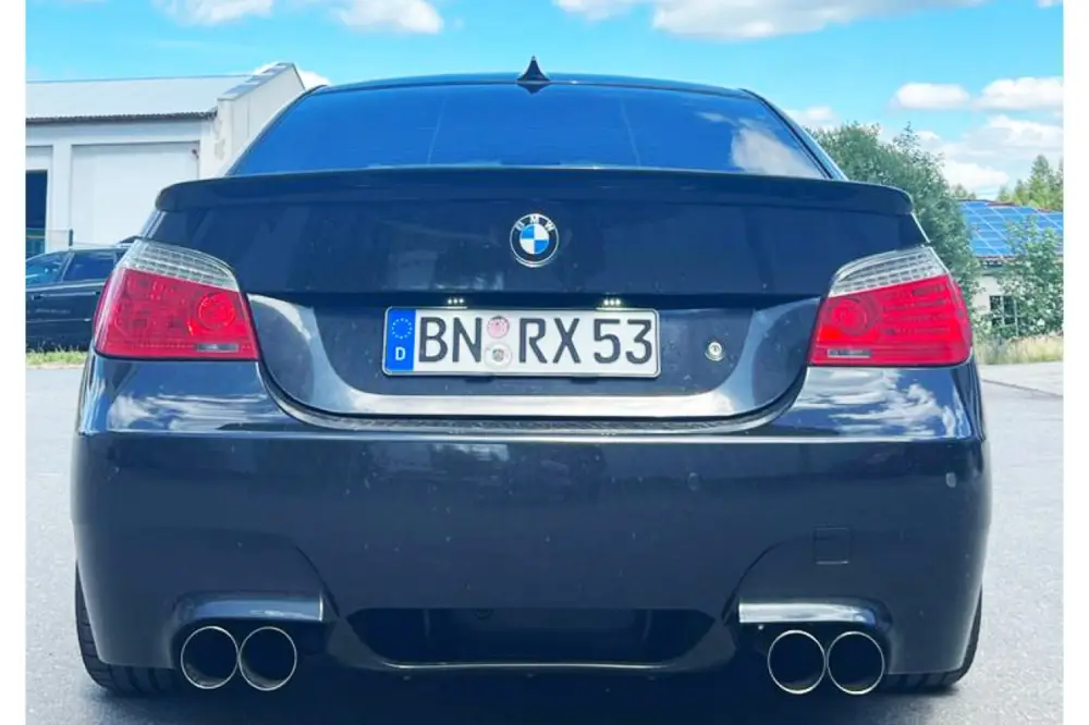 Fox Duplex Auspuff Sportauspuff Endschalldämpfer für BMW E60/61 520i 523i Super-Preis