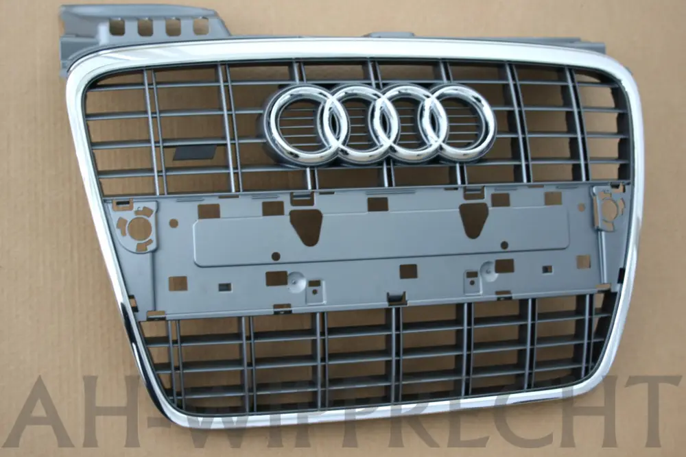 Markenware Original Audi A4 8E B7 S-Line Kühlergrill RS4 chrom glänzend Platiniumgrau